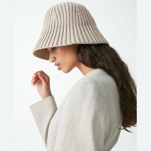 COS Knit Bucket Hat